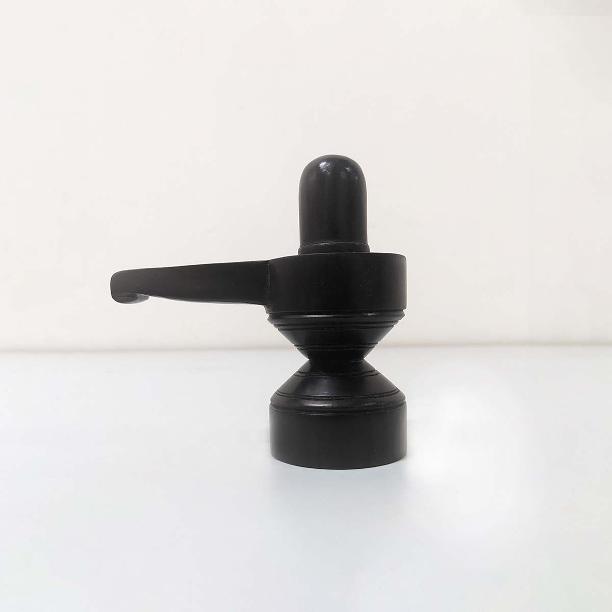 Karungali Shivalingam Statue | Black Ebony Lingam Idol - 4 Inches / Shivling Statue for Pooja