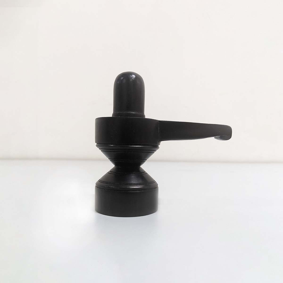 Karungali Shivalingam Statue | Black Ebony Lingam Idol - 4 Inches / Shivling Statue for Pooja - Image 2